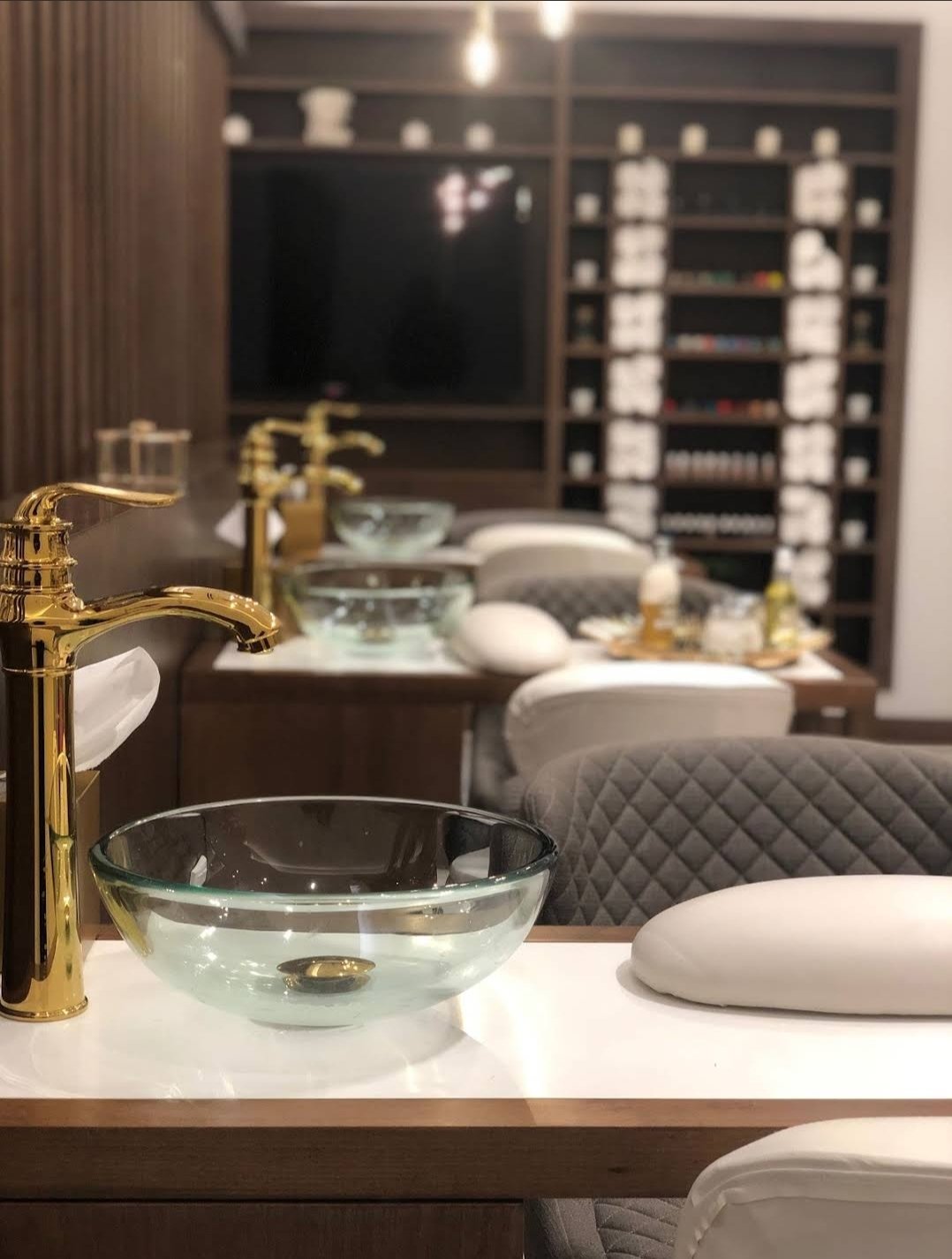 Base beauty and spa