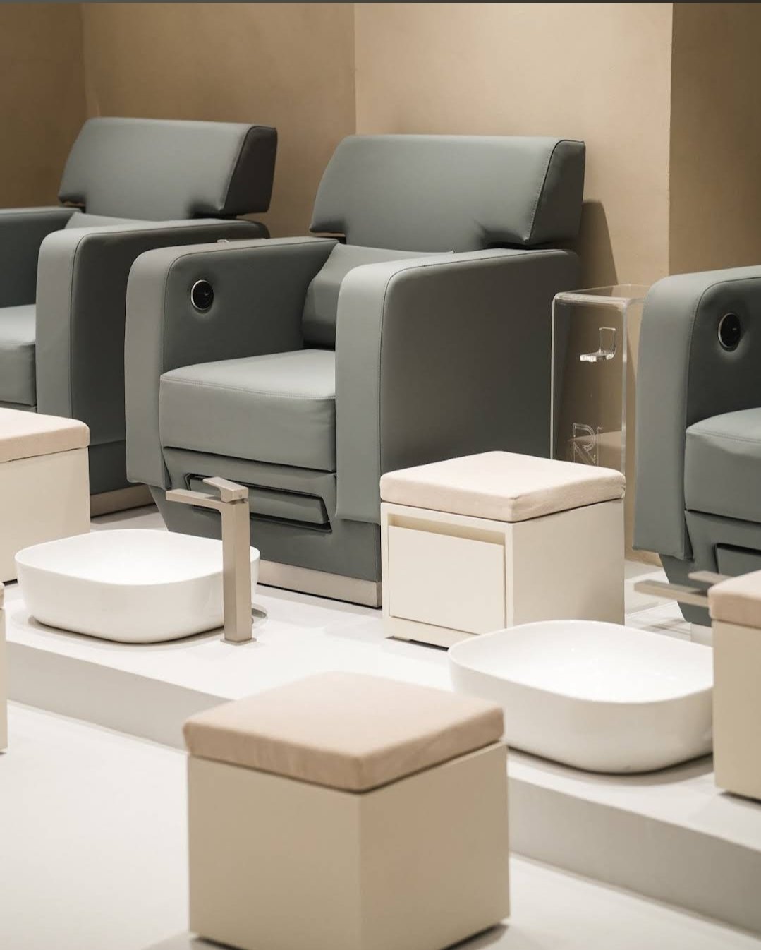 Royal Nails Beauty Lounge